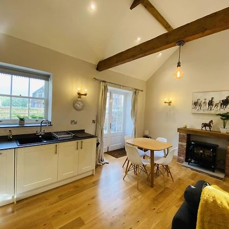 The Stable - For A Unique Retreat Apartment Hooe Luaran gambar